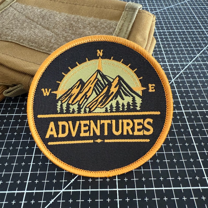 Patch brodé Boussole de Montag - Outdoor Adventure With No Backpack avis et prix